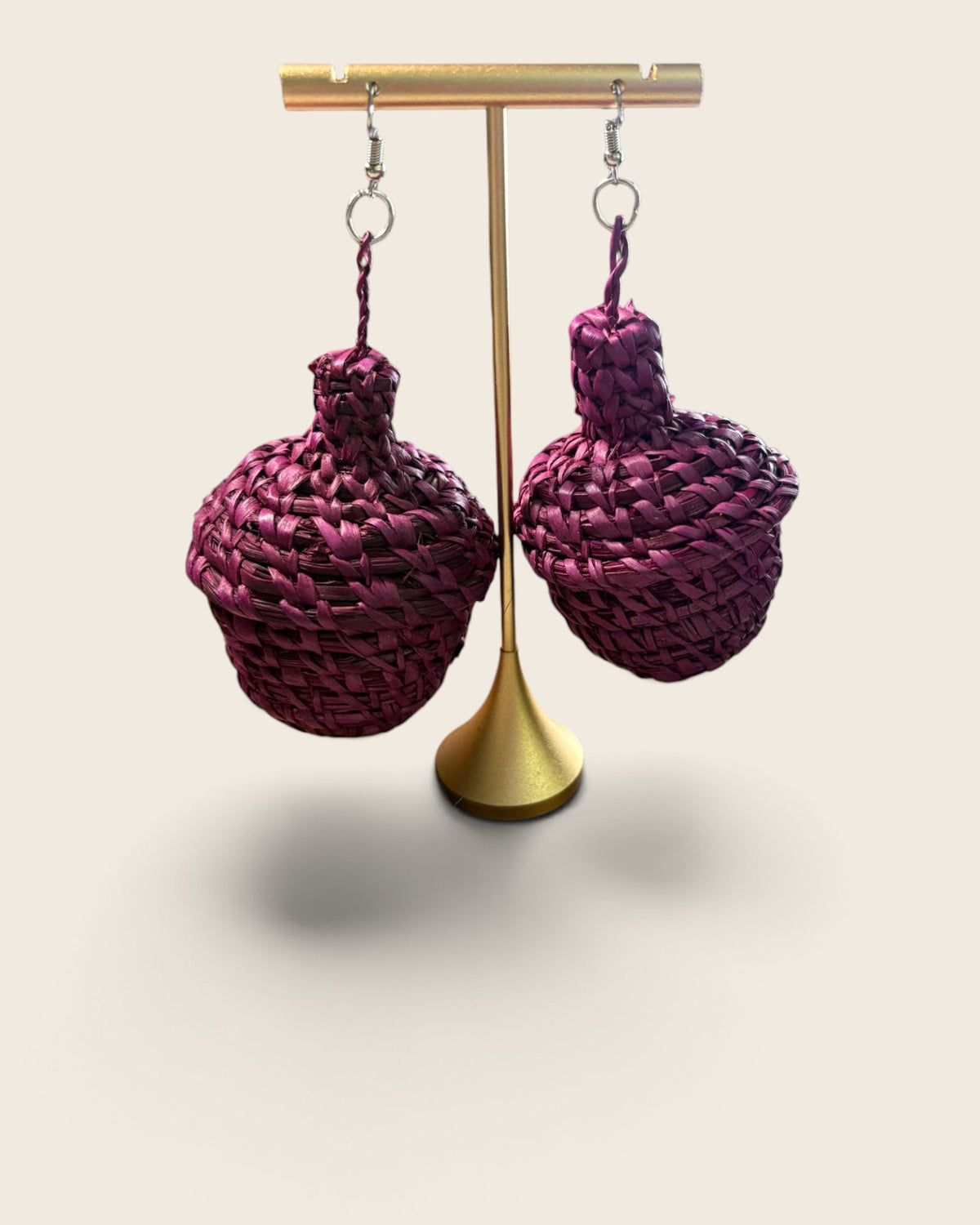 Berry Burgundy tiered raffia basket earrings, hand-dyed and hand-woven, L'atelier KaAy