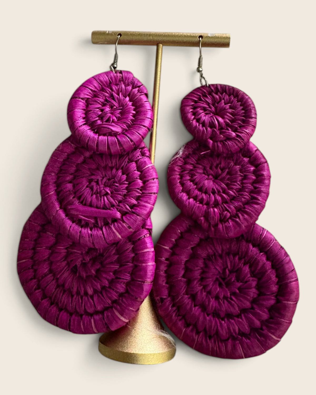 Hibiscus Fuchsia triple disc raffia earrings, hand-dyed and hand-woven, L'atelier KaAy