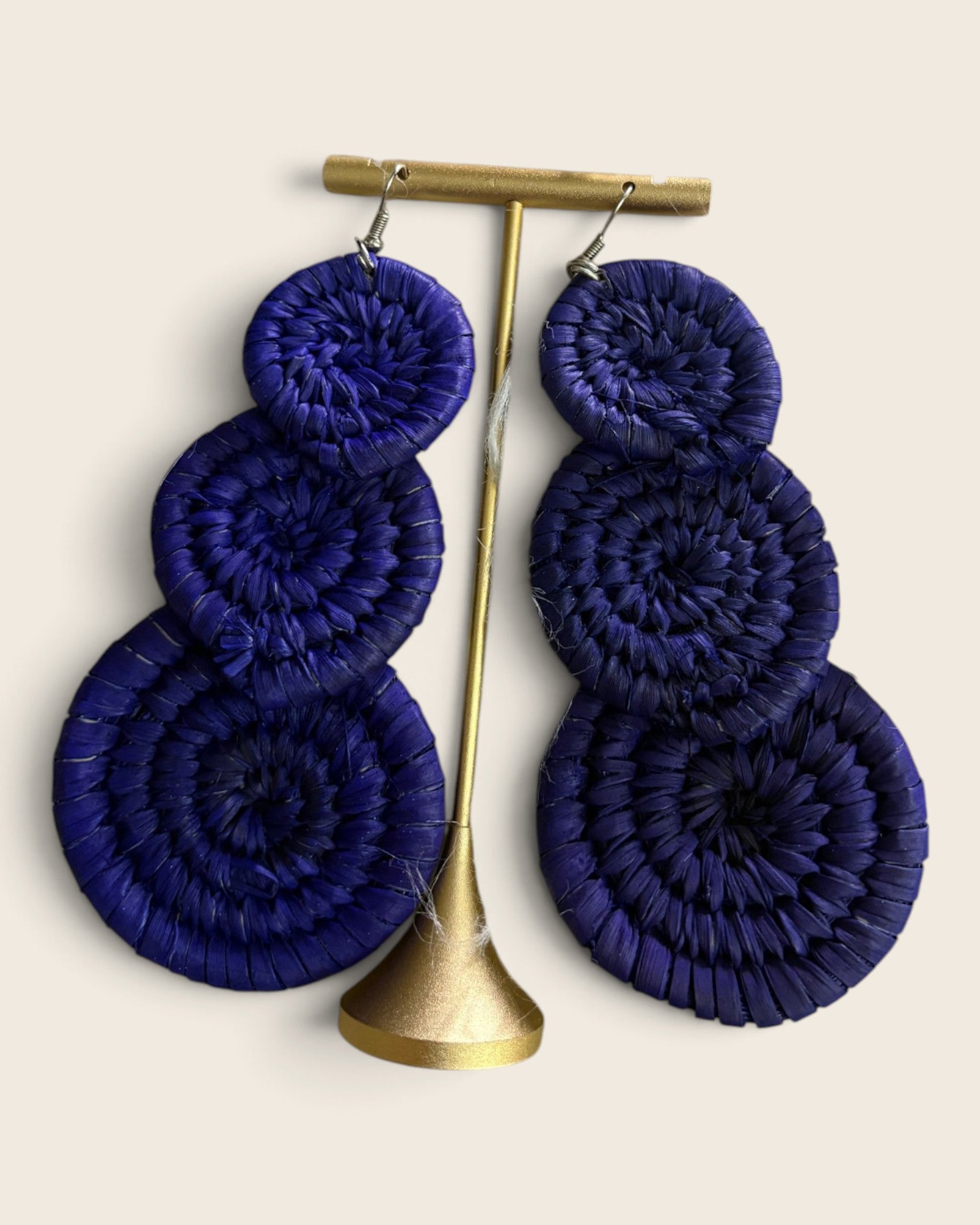Royal Violet triple disc raffia earrings, hand-dyed and hand-woven, L'atelier KaAy