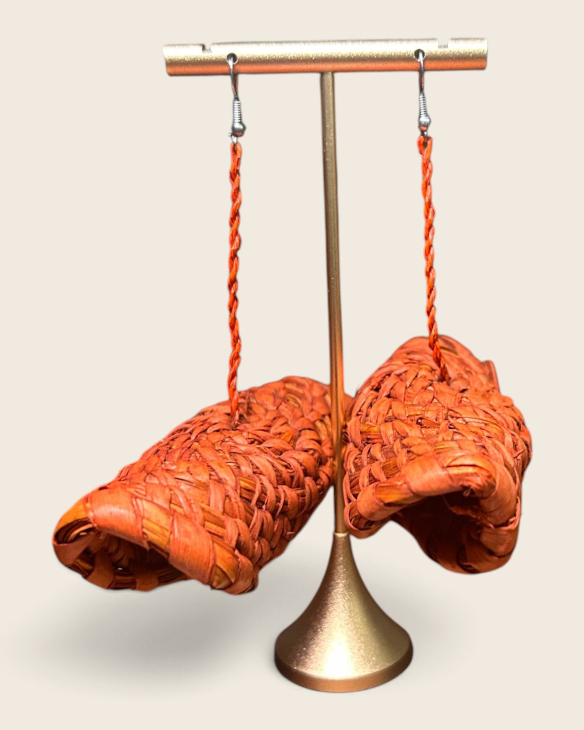 Terracotta Ember raffia half-moon earrings, hand-dyed and hand-woven, L'atelier KaAy